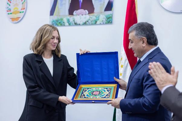 «Моторика» и «Протезно-ортопедический завод» г. Душанбе провели выдачу киберпротезов детям и взрослым